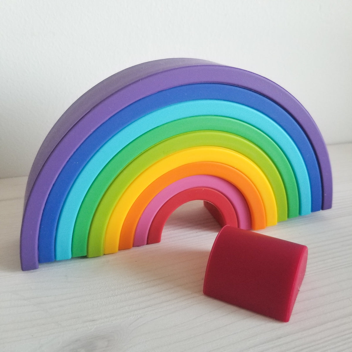 Jouet pour Enfant / Rainbow Spirale Arc en Ciel / Matière : Plastique Haute  Résistance / Dimensions : 10 x 10 cm