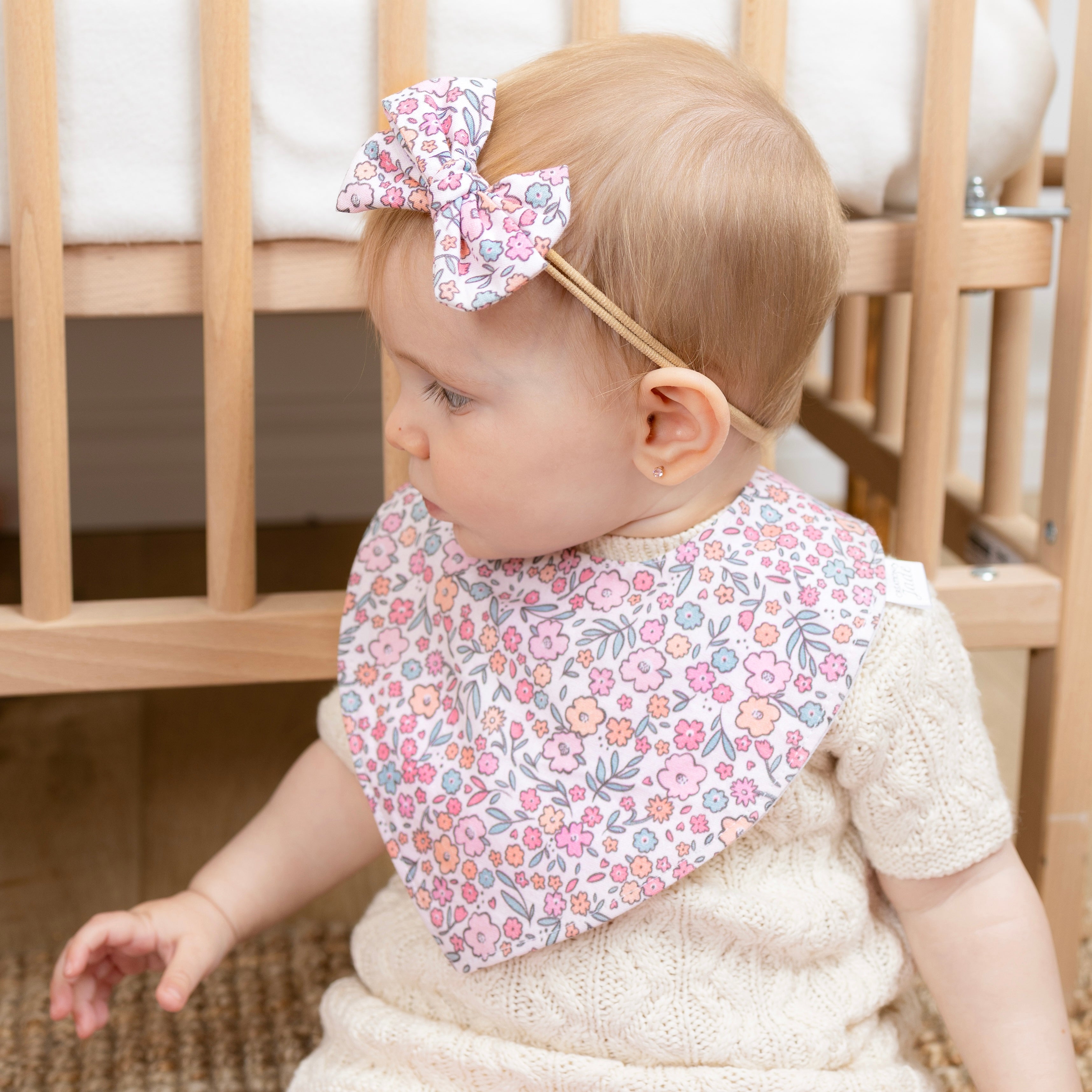 NOUVEAUTÉ - Bavoir Création Jade - Col en u - Kaylia