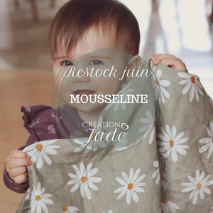 Mousseline Création Jade - bambou & coton - Fleurs sur fond sauge