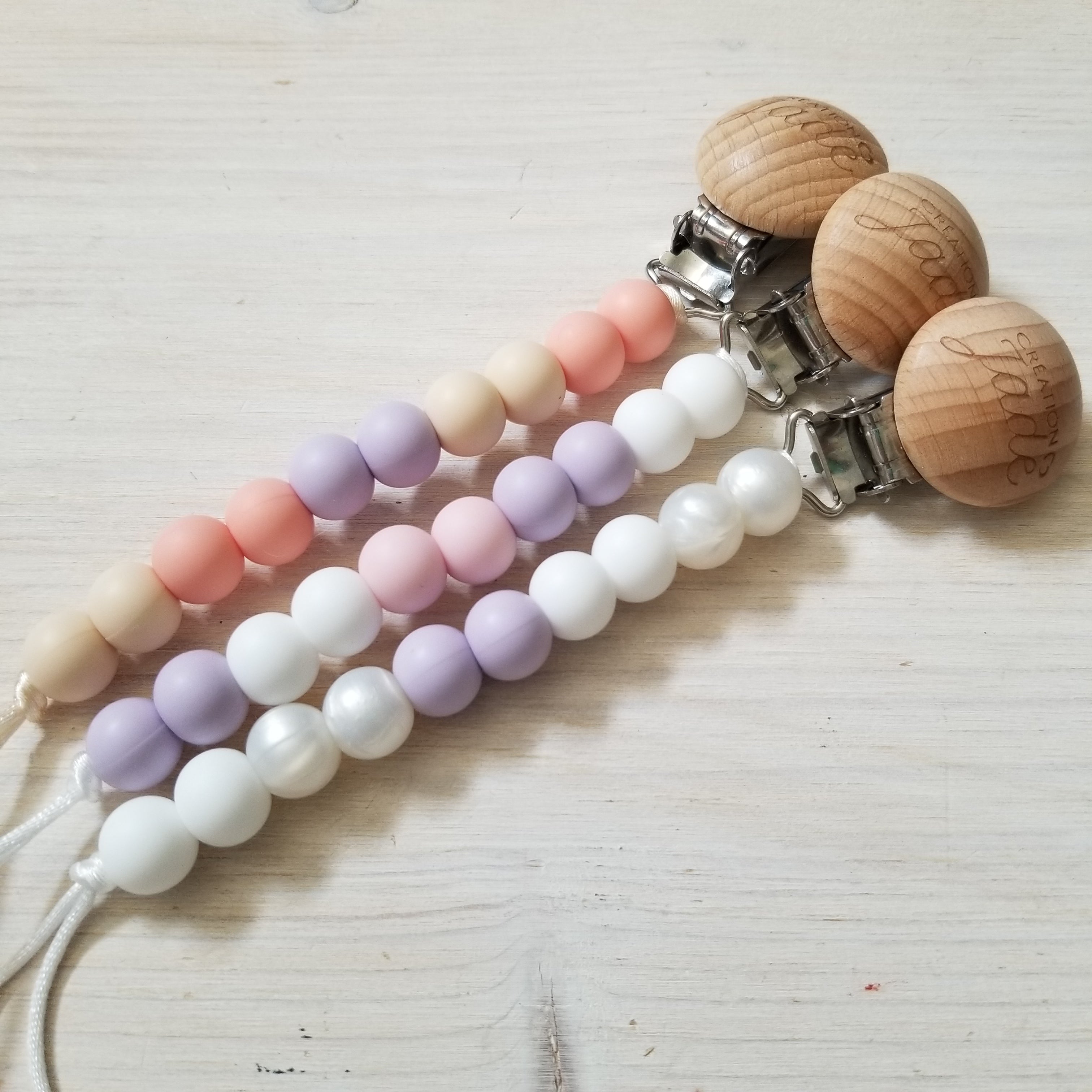 Nouveauté - Attache-suce Bois - Délicatesse Lilas