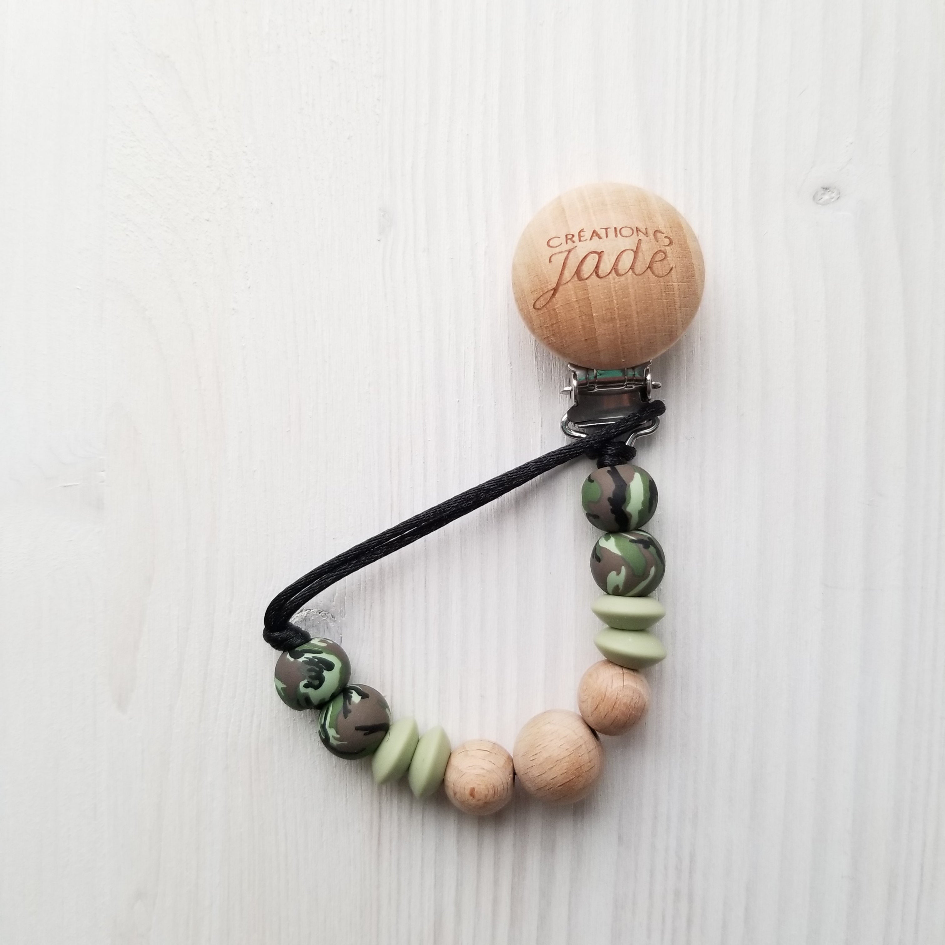 SOLDE 10$ - Attache-suce Bois - Motifs - Armée