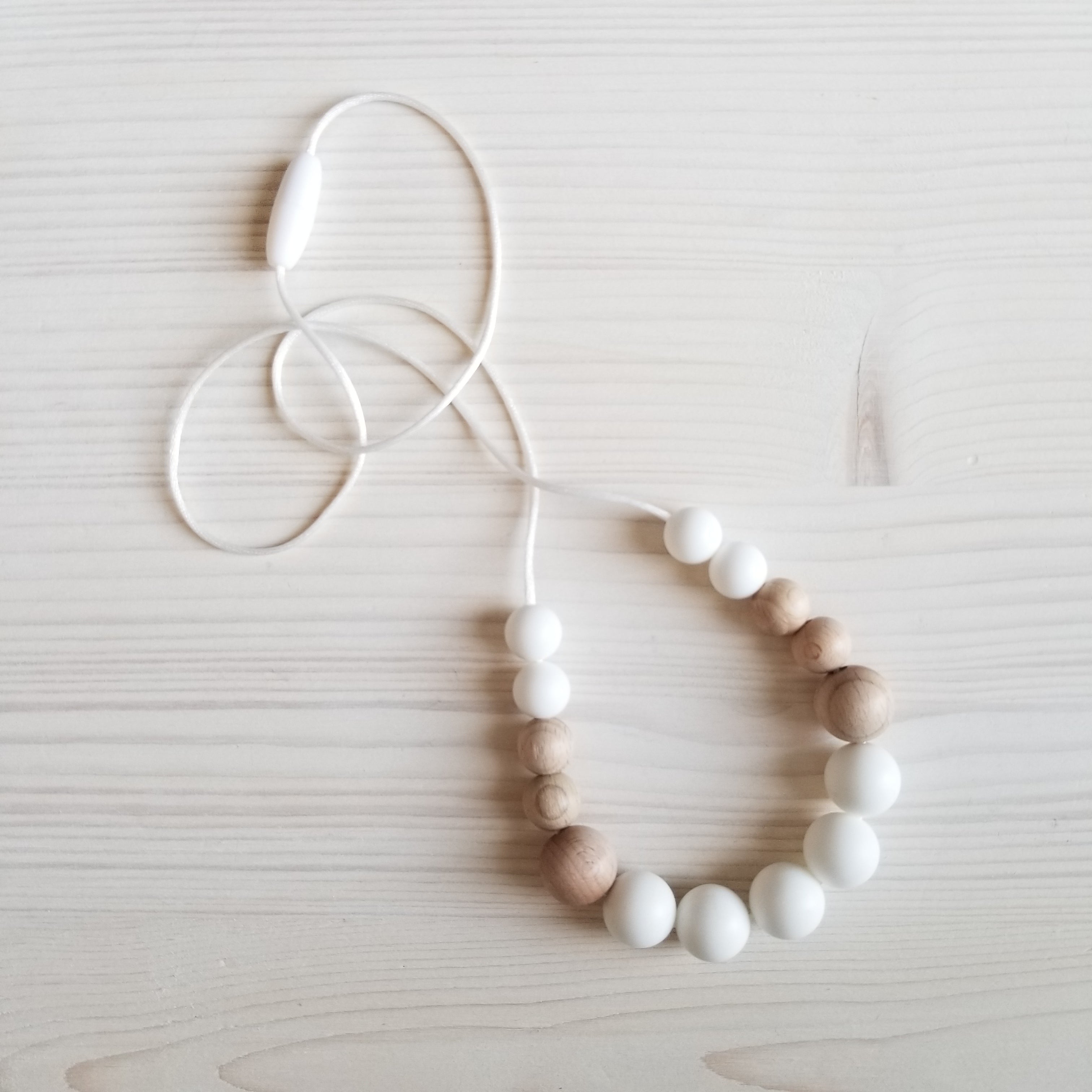 Collier de portage et d'allaitement - Minimaliste blanc